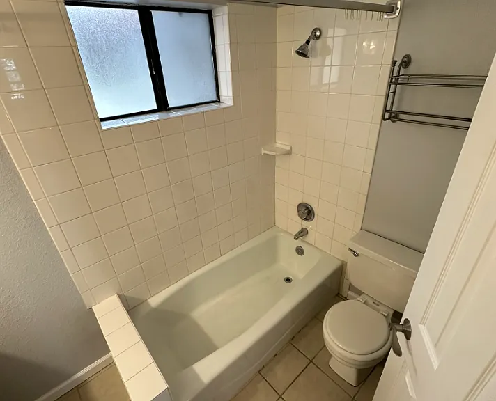 1934 18th St #10 — Photo 18