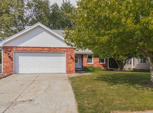 21 Kenfield Cir, Bloomington, IL