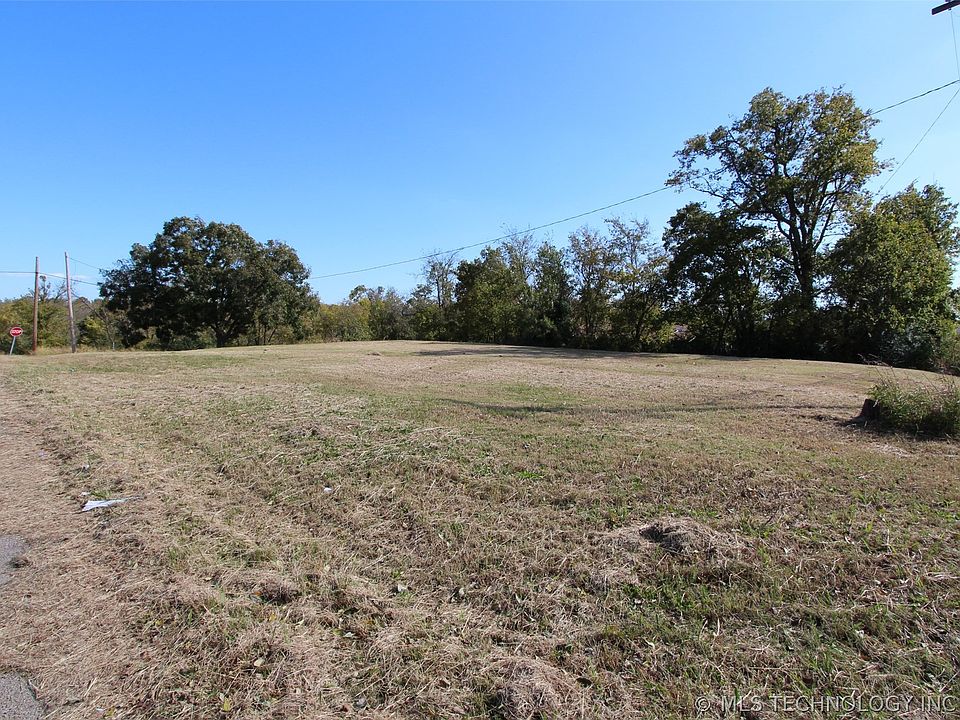 1st image of 628 W Okmulgee Ave