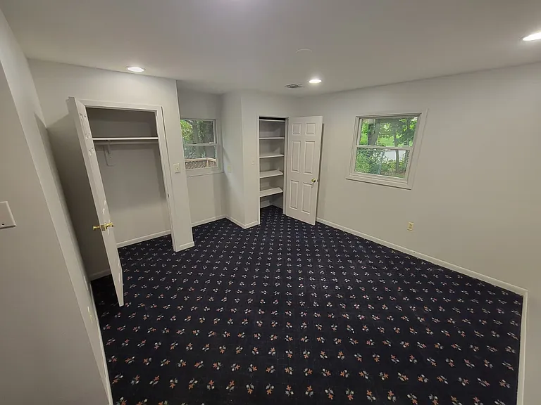 124 Forshay Rd — Photo 10