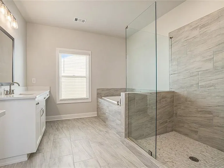 106 Basil St — Photo 13