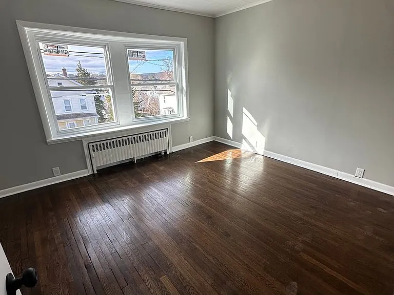 177 Hart St — Photo 7