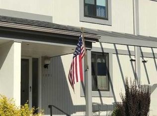 1551 Pinehurst Dr, Pittsburgh, PA 15241