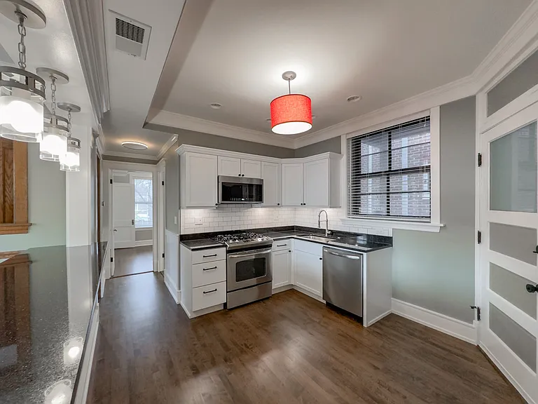 1940 W Berenice Ave #3 — Photo 2
