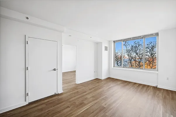 Rented by Greystar | media 2