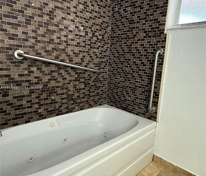 1400 NE 191st St #310 — Photo 6
