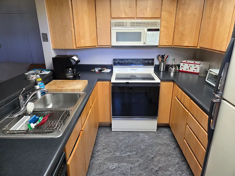 3500 N Country Club Dr — Photo 4