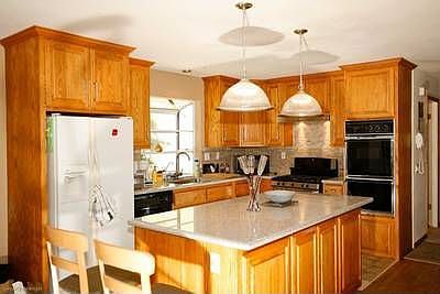 3rd image of 21658 Buckthorne Dr