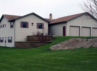 E9275 Guhl Rd, Fremont, WI 54940