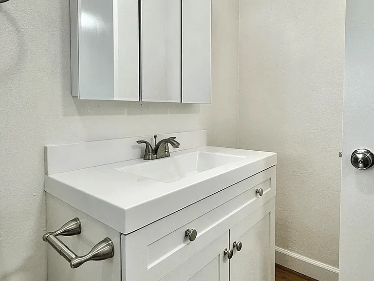 691 Ontario Ct — Photo 17