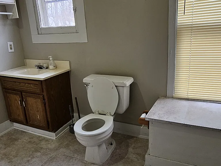 1726 Commonwealth Ave — Photo 4