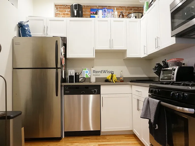 10 Brainerd Rd #18 — Photo 1