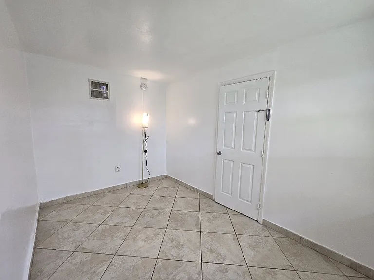 345 Michigan Ave #24 — Photo 12