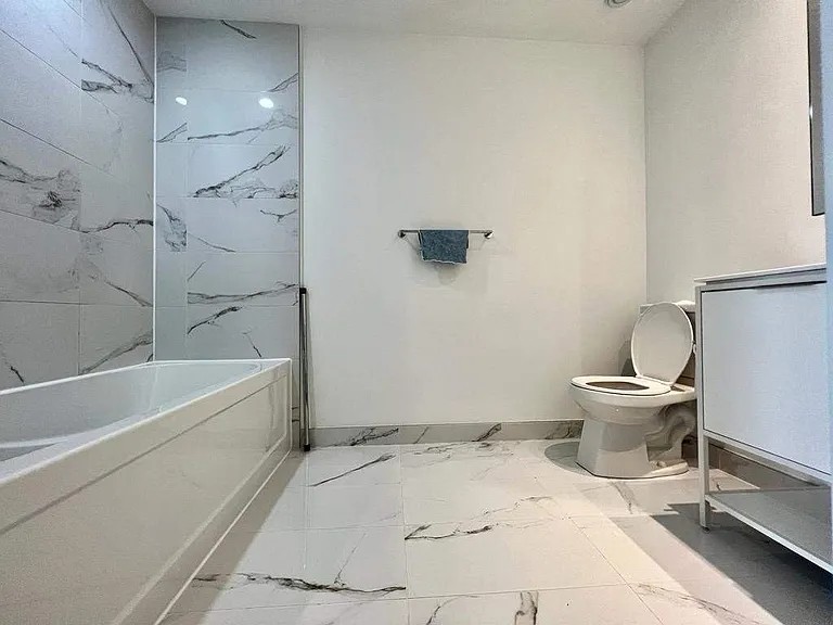75 Shuter St #2015 — Photo 19