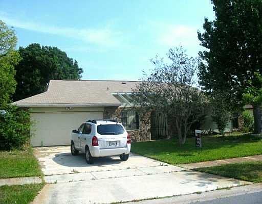 Unique property with lots of room.Easy access to main roads and close to shops