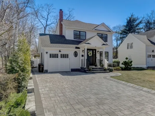 10 Freeman St, Roseland Boro, NJ 07068