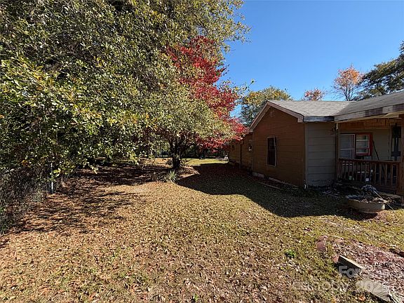 4th image of 517 Peru Rd