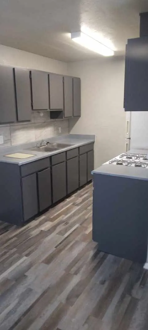 Pointe West Apartments — Photo 2