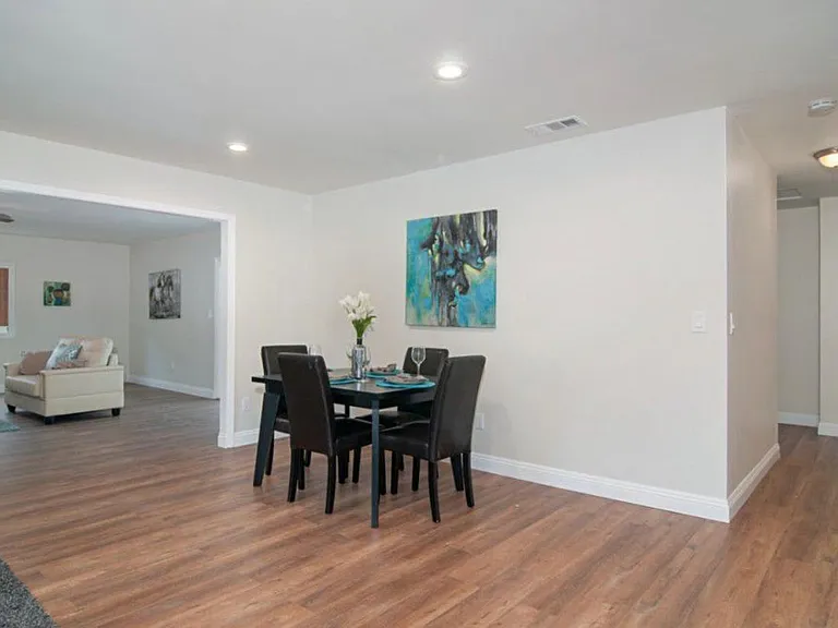 5835 Division St — Photo 15