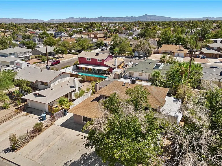 2571 Vegas Valley Dr — Photo 41