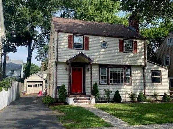 146 Laurel Place, Bridgeport, CT 06604