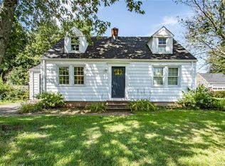 15 Sunset Rd W, North Branford, CT 06471