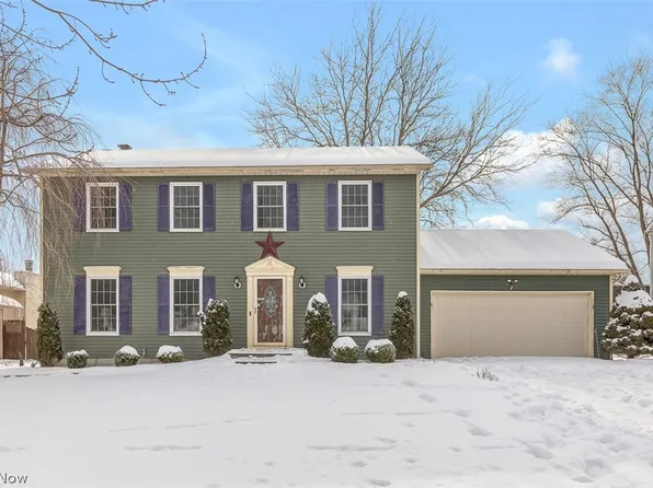 1010 Brookpoint Dr, Medina, OH 44256