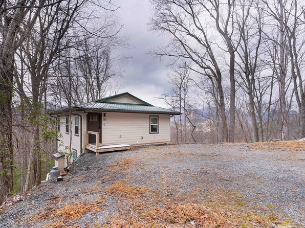181 Grooms Dr, Robbinsville, NC 28771
