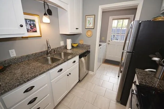 1 bed, 649 sqft, $1,200 — Photo 4