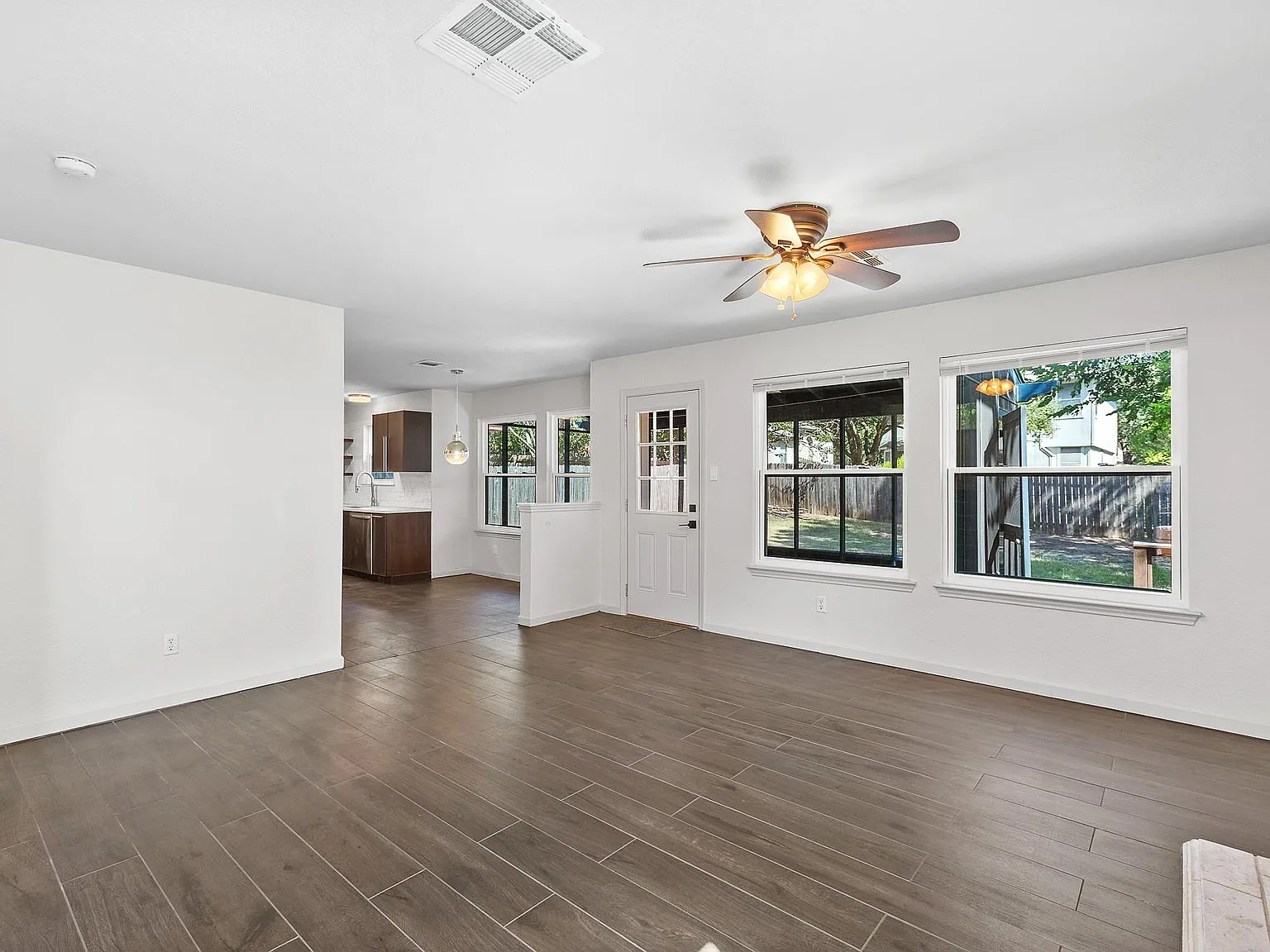 3 bed, 2.5 bath, 1655 sqft, $2,700 — Photo 3