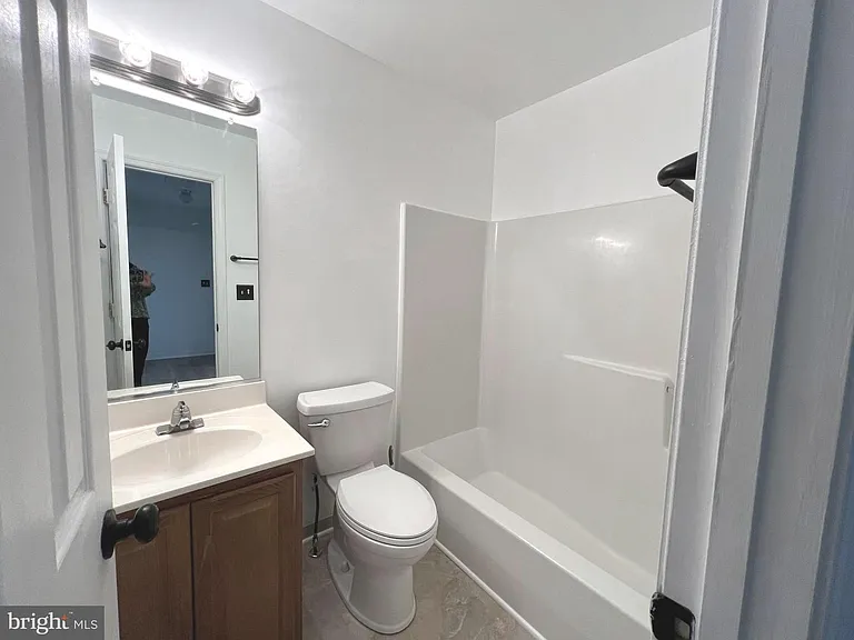 513 Willow Ave — Photo 20