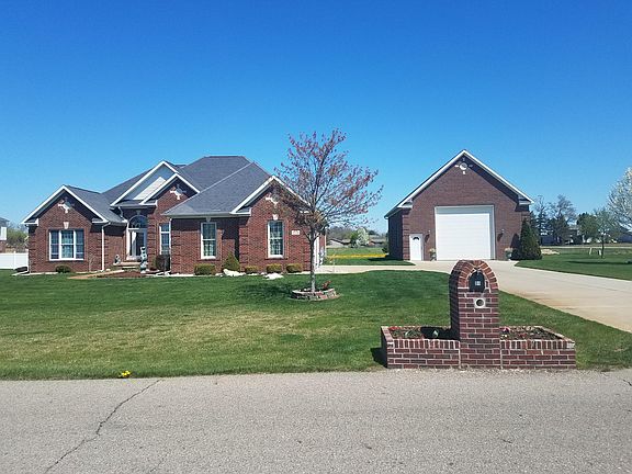 3rd image of 118 Clover Brook Dr