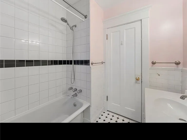 122 Stratford Rd #1 — Photo 10