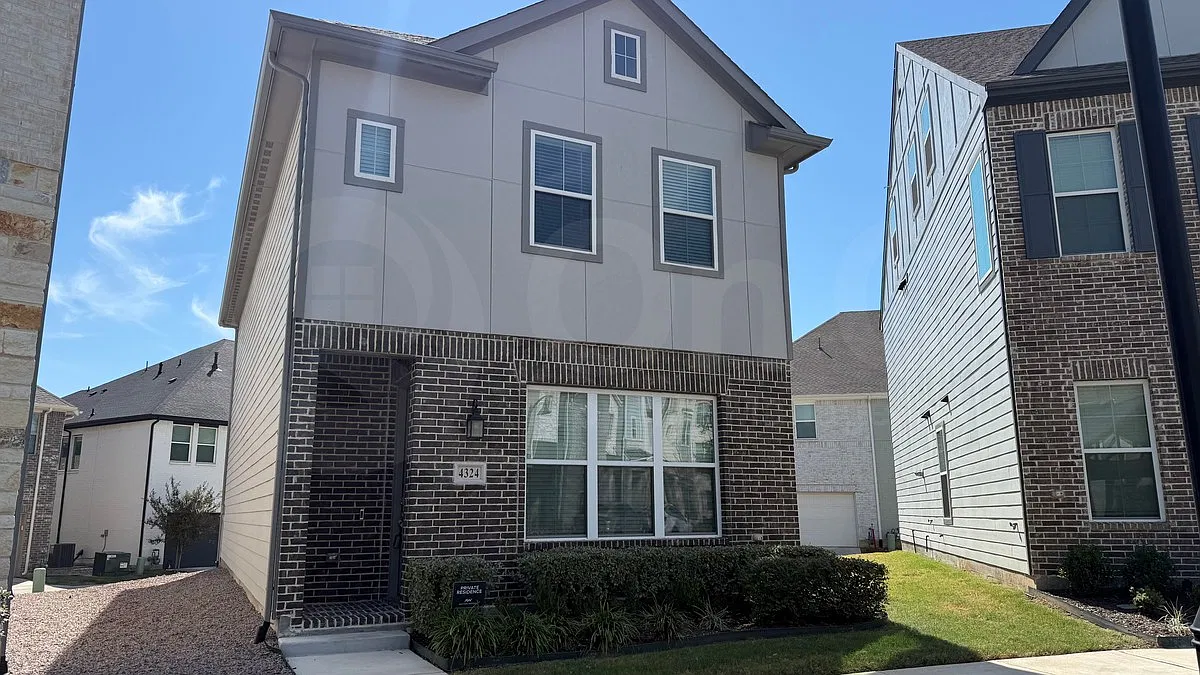 3 bed, 2.5 bath, 1603 sqft, $2,495 — Photo 3