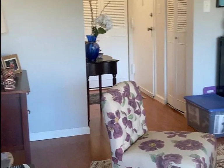18728 Walkers Choice Rd #18728 — Photo 5