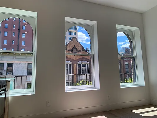 Rented by Starts New York Realty LLC | media 21