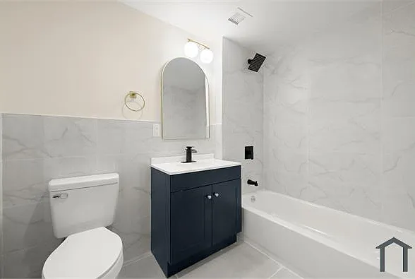 Studio, 342 sqft, $2,600 — Photo 3