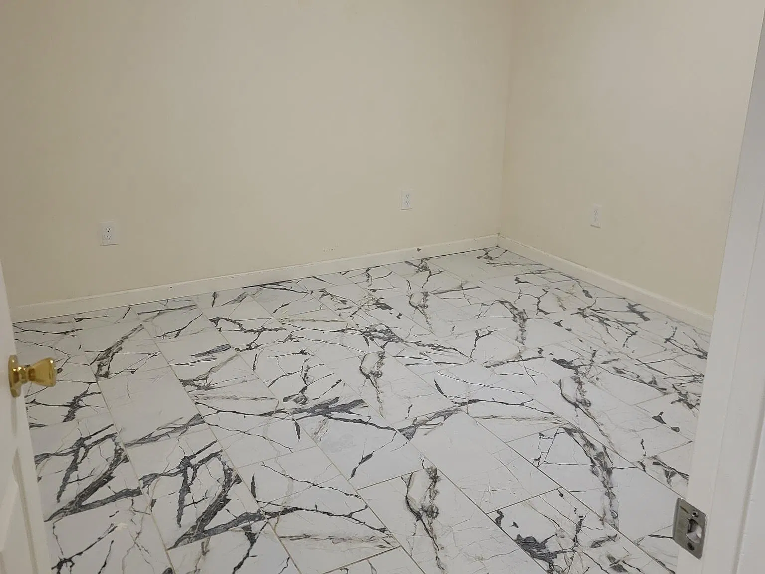 2 bed, 1.5 bath, 900 sqft, $1,650 — Photo 4