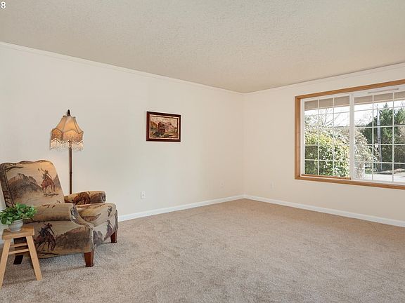 5th image of 7604 NE 58th St