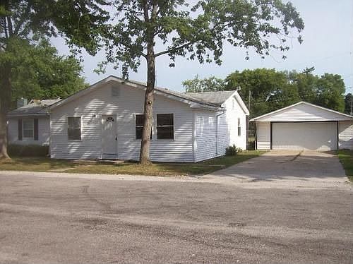 1st image of 102 Meadowlawn Ave