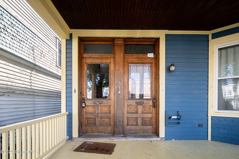 2nd image of 514 Pawling Avenue