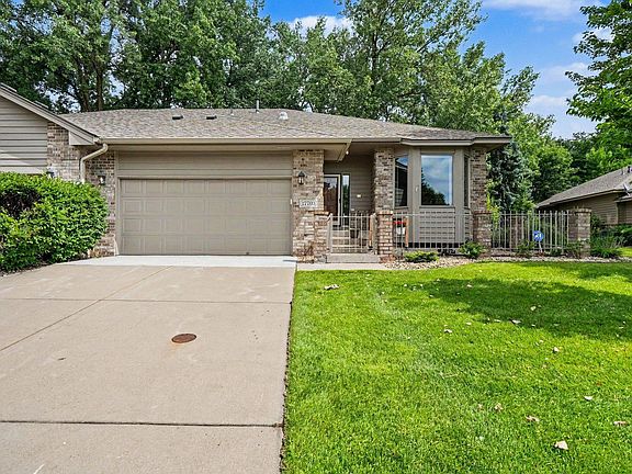2nd image of 17703 Landmark Ct