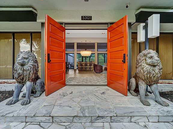 3rd image of 5301 Woodlands Boulevard