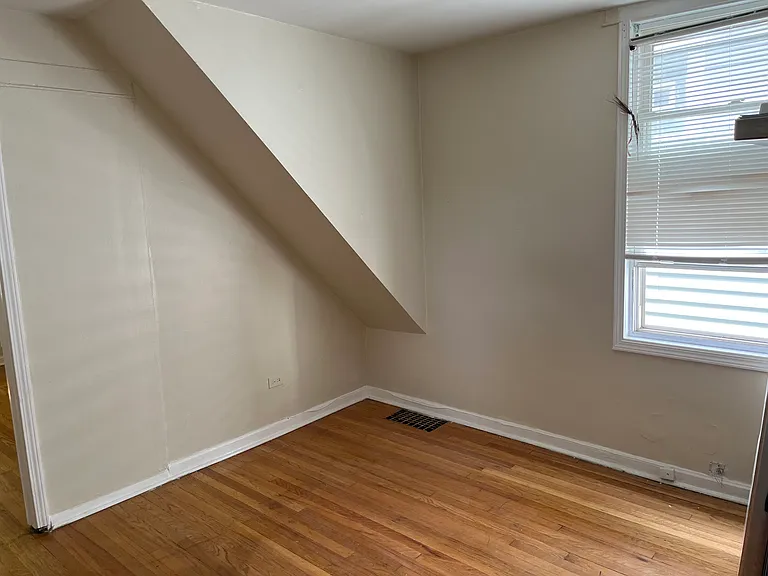 2209 N Keeler Ave #2 — Photo 3