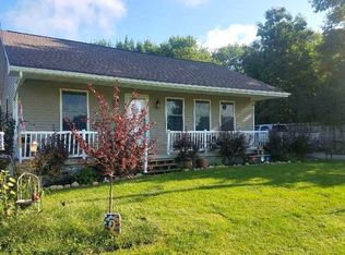 703 E Linn St, Quasqueton, IA 52326