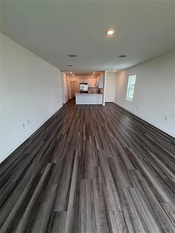 3 bed, 2.0 bath, 1600 sqft, $2,250 — Photo 3