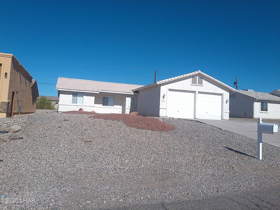 1st image of 2211 Holly Ave