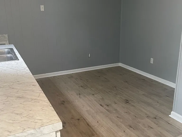 2192 Hillcrest Dr — Photo 1