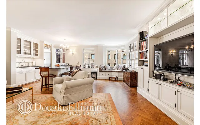 Sold by Douglas Elliman | media 15