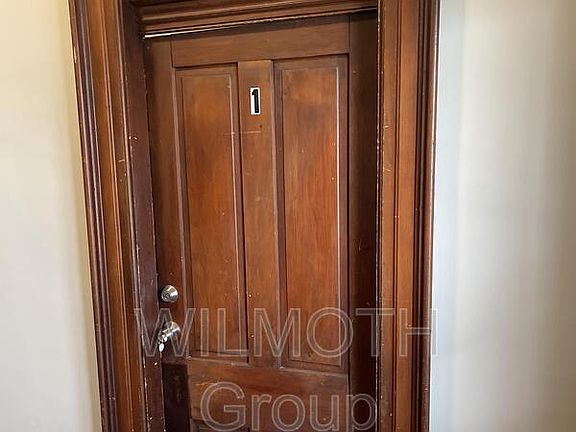 2nd image of 404 S Washington St Unit 1